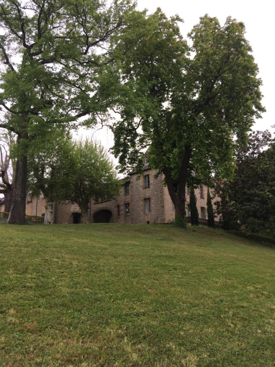 Hotel Chateau De Lacan Brive-la-Gaillarde Bagian luar foto
